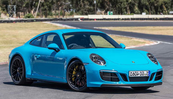 про автомобиль Porsche 911 Carrera