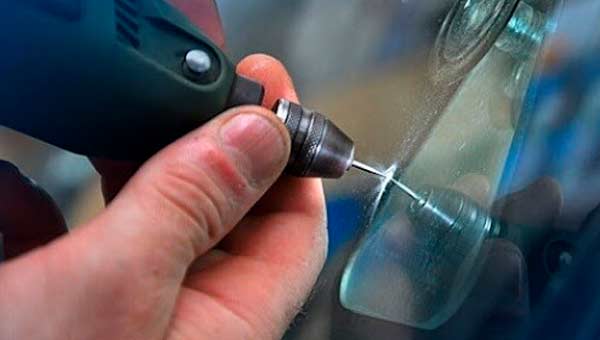 трещины на лобовом стекле