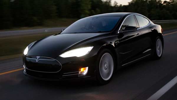 Частота технического обслуживания Tesla